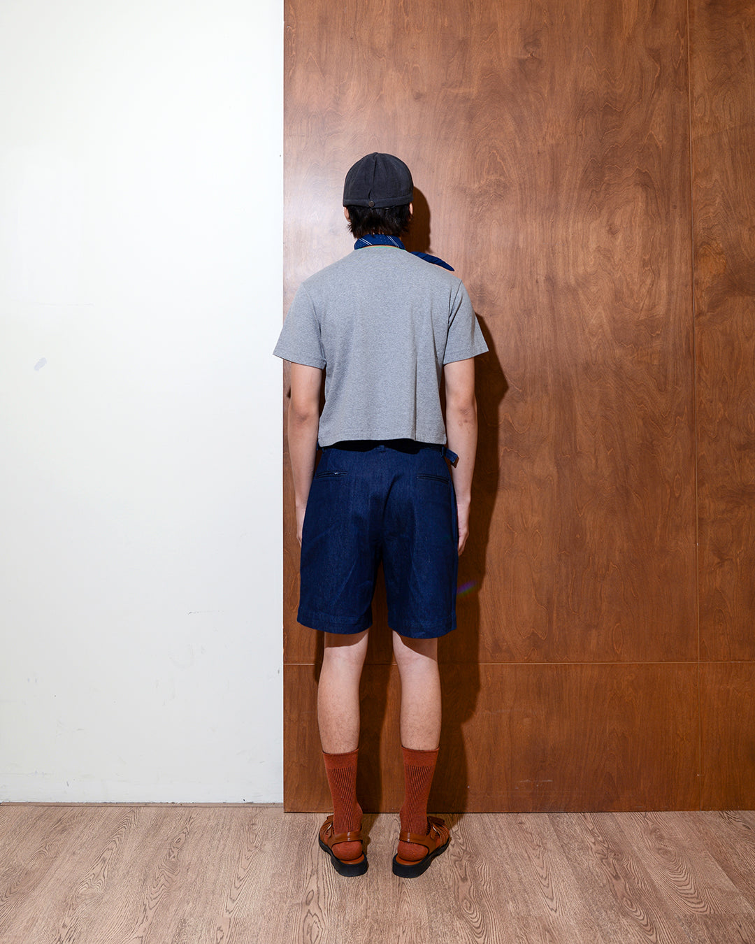 Cropped Double-neck Tee (grey)