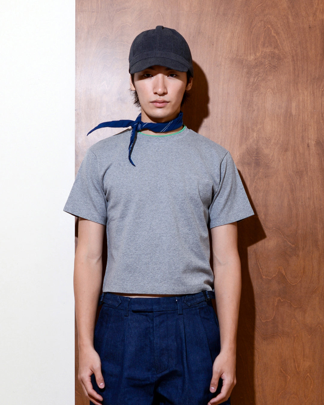 Cropped Double-neck Tee (grey)