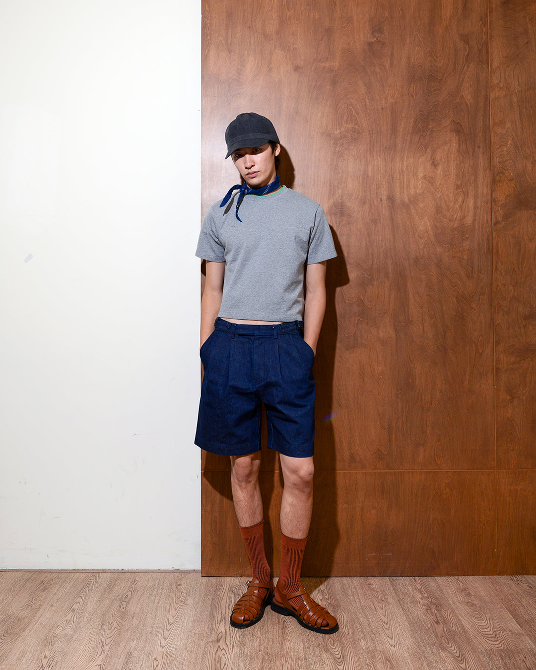 Cropped Double-neck Tee (grey)